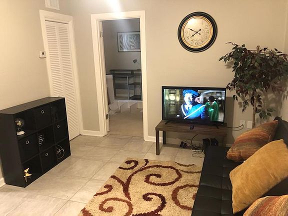 5th image of 901 Parmer Ave #11376377