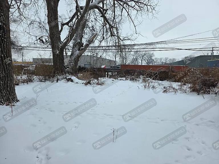 1139 S Bassett St — Photo 3