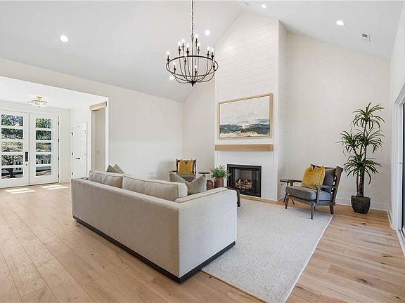 5th image of 118 Mount Vernon Cir