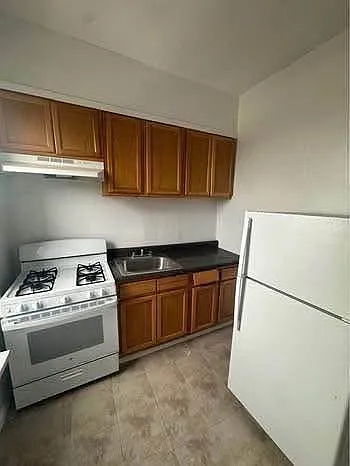 1287 Castle Hill Ave #F — Photo 5