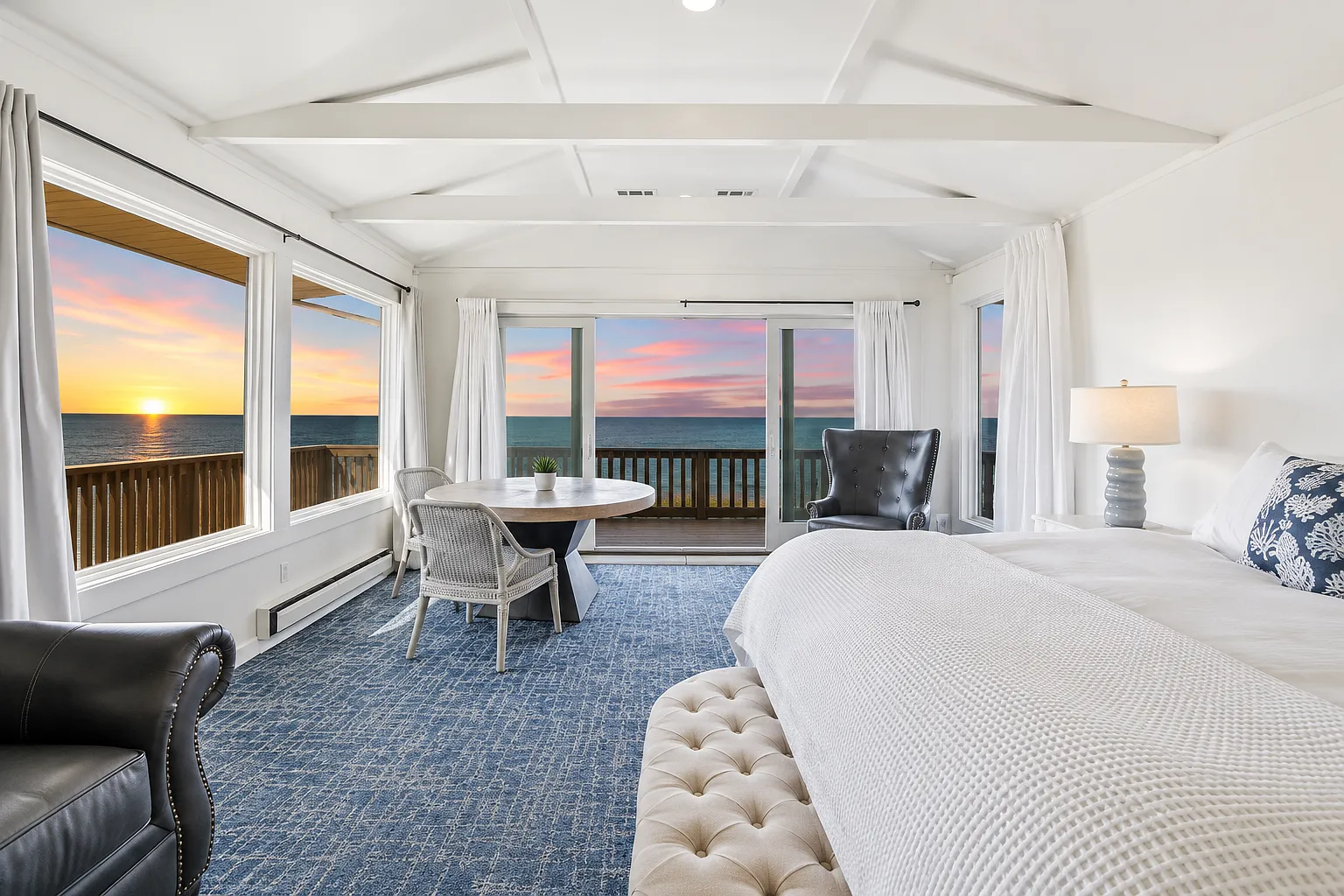 Sunset soundview beach house, 5 bds, waterfront, available now — Photo 3