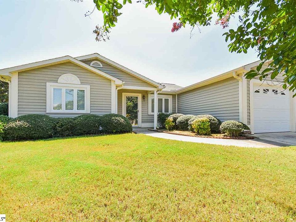 1st image of 10 Hillview Dr