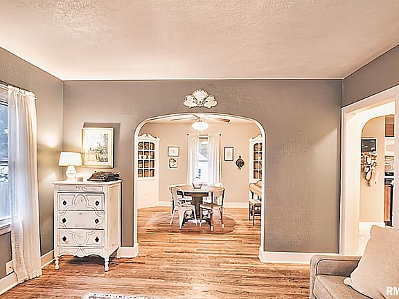 5th image of 2418 W Callender Ave