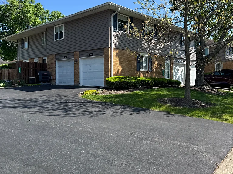 1672 Mars Hill Dr — Photo 2