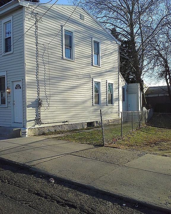 1st image of 818 Cumberland St