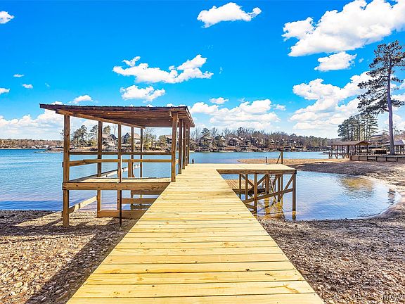 3rd image of 738 McCain Rd