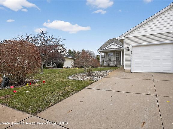3rd image of 912 Randy Ln