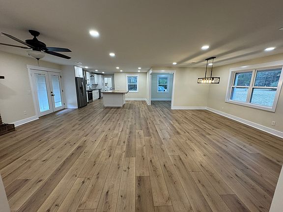 4th image of 3042 Halcyondale Rd