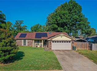 233 E Village Dr, Fayetteville, AR 72703