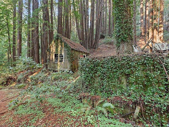 5th image of 3946 Tunitas Creek Rd