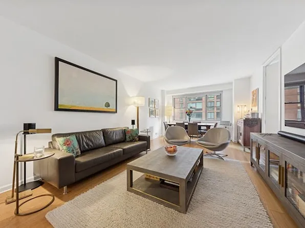 300 E 40th St APT 4K, New York, NY 10016