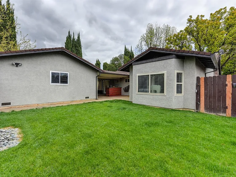 6237 Louth Way — Photo 15