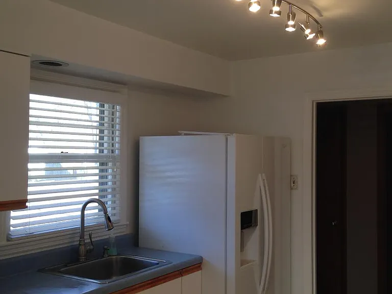 336 W Peg Ln — Photo 5