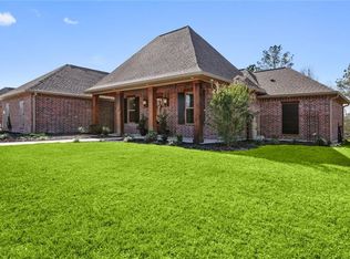 2717 E Robinwood Drive, Lake Charles, LA 70611