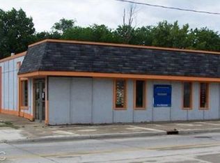 907 W Laketon Ave, Muskegon, MI 49441