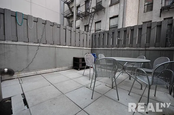 Rented by REAL New York | media 36