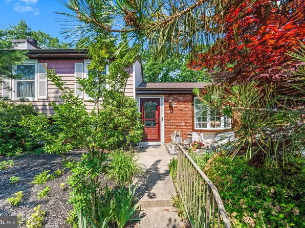 13 Sloop Ct, Barnegat, NJ 08005