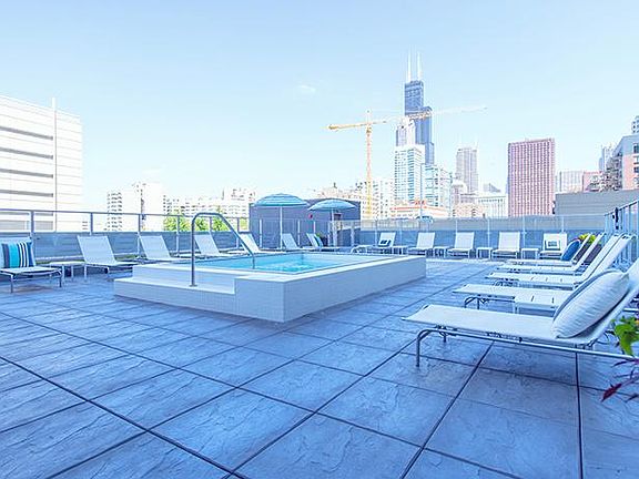 3rd image of 1003 S Clark St #2BR