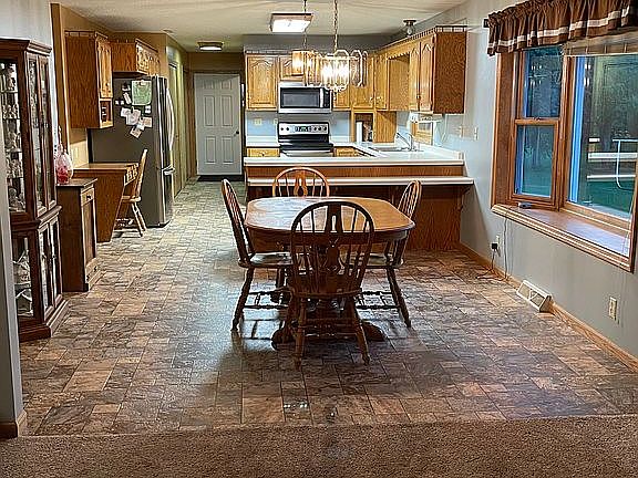 Dining Room & Kitchen