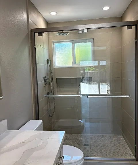 Principal bathroom
