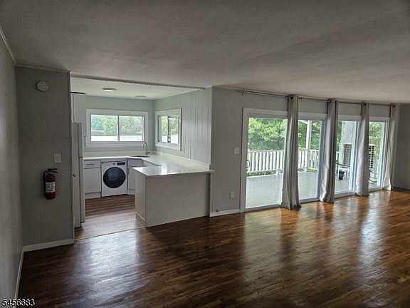 5th image of 274 Shore Dr #D