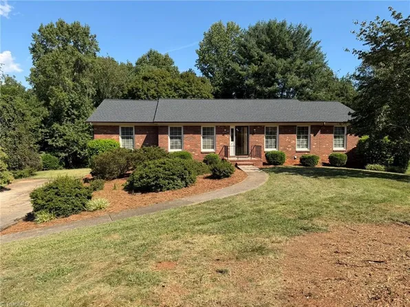 7525 Eppingwood Ct, Clemmons, NC 27012