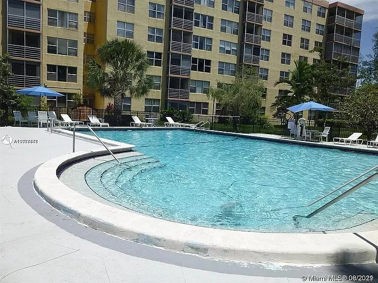 17830 W Dixie Hwy — Photo 21