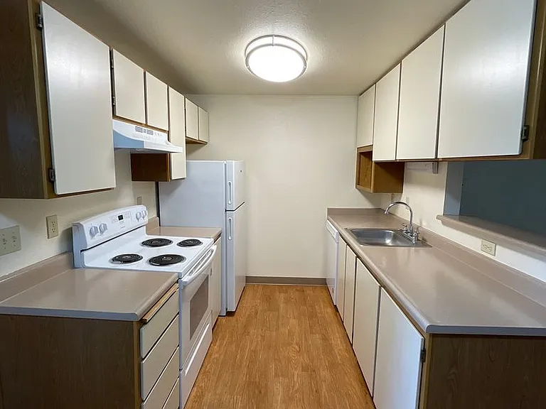 CEDAR MILL VILLAGE APARTMENTS — Photo 6