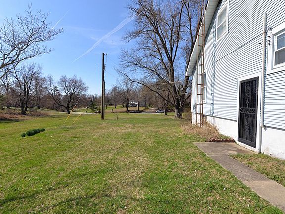 3rd image of 7819 Arnoldtown Rd
