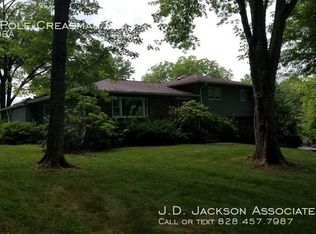 685 Pole Creasman Rd, Asheville, NC 28806