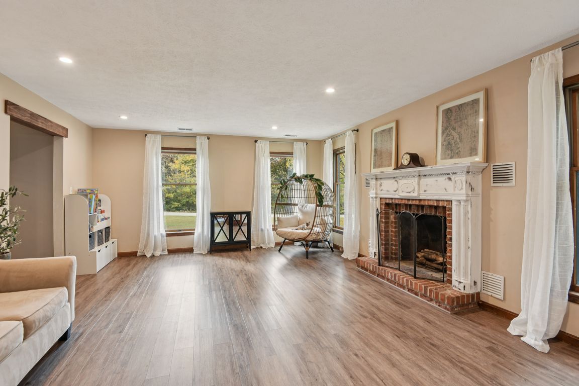 next background image