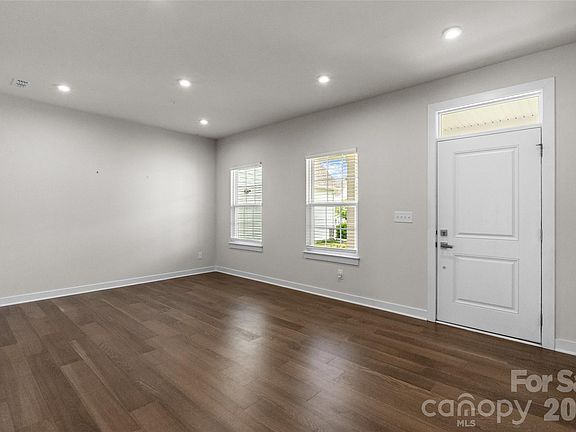 3rd image of 730 Autumn Sage Dr