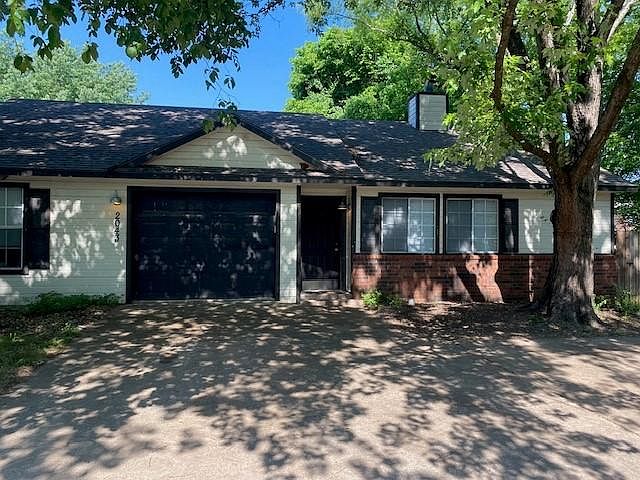 1st image of 2043 N Chestnut Ave
