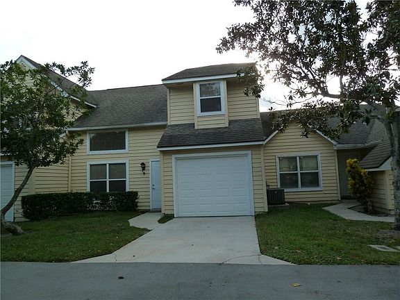 3rd image of 2010 Vero South Cir SW