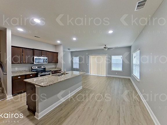 4th image of 815 Ferguson Ln