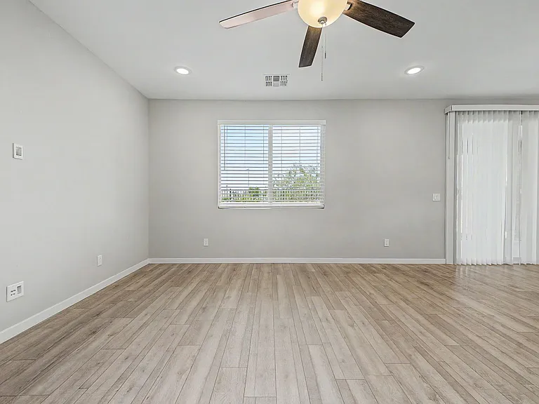 17797 W Cassia Way — Photo 8