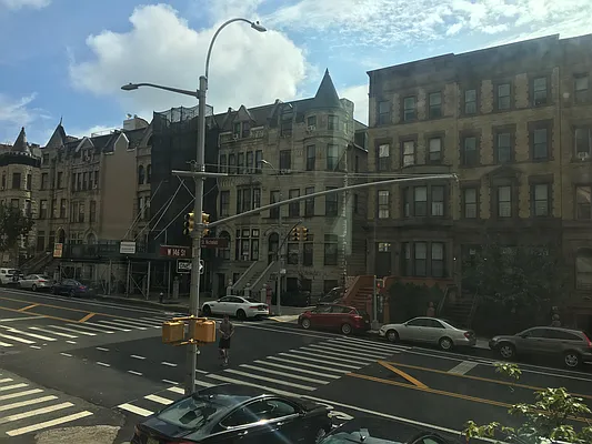 Rented by Artifact.co | media 24