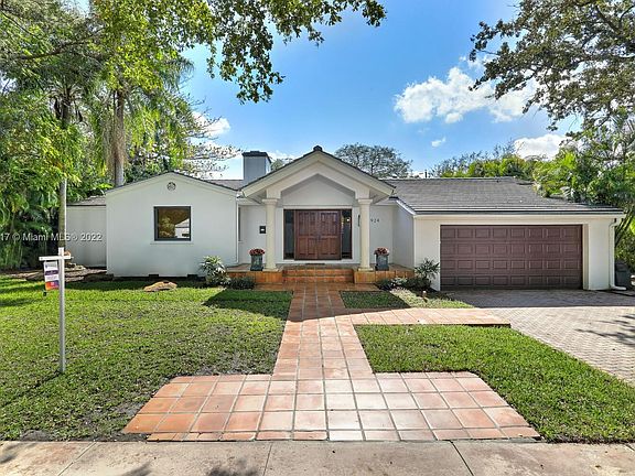 2nd image of 924 Catalonia Ave