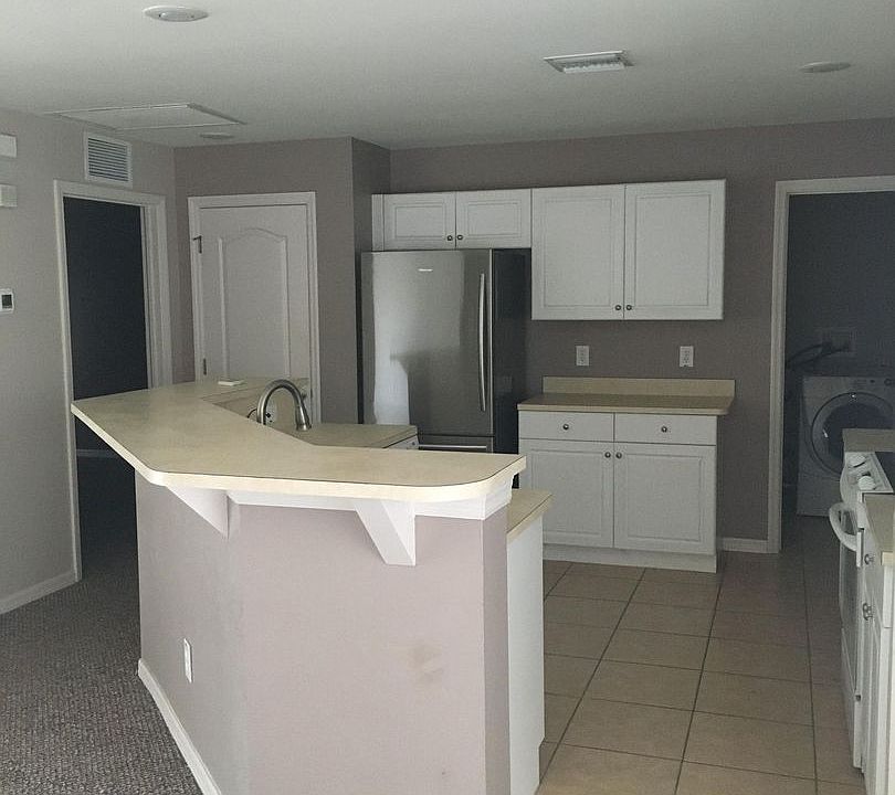 1st image of 2612 NE 5th Pl