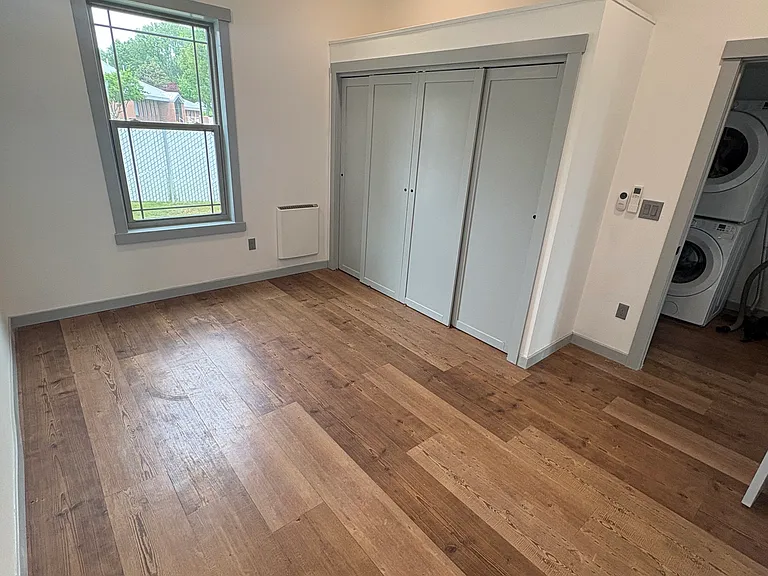 1521 S Joyce St — Photo 1
