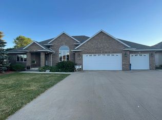 835 Fox Ridge Rd, Dike, IA 50624