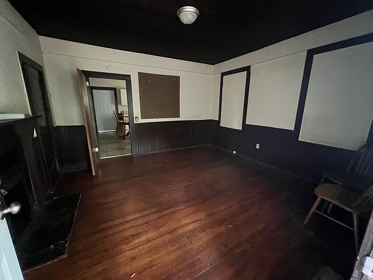 125 Arnold St — Photo 2