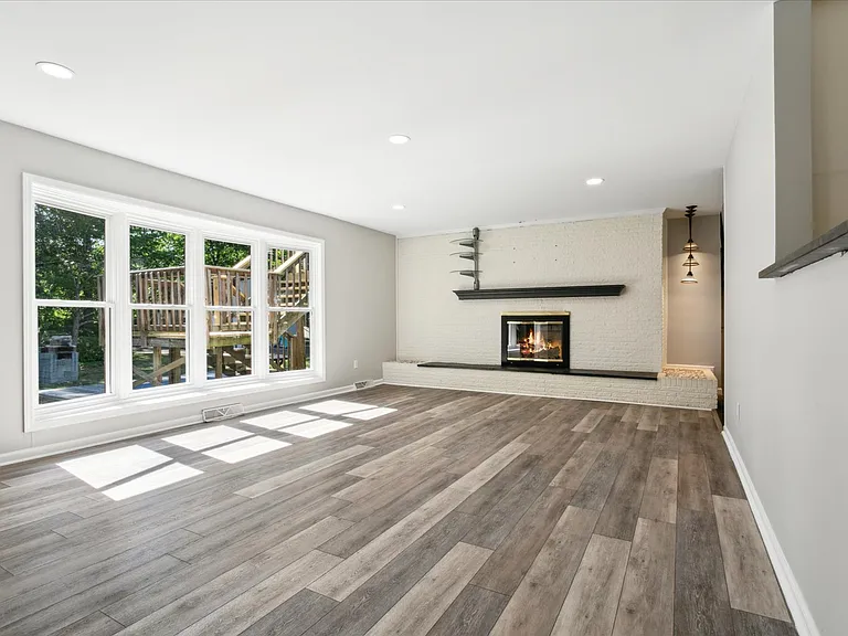 112 Leslie Dr — Photo 24