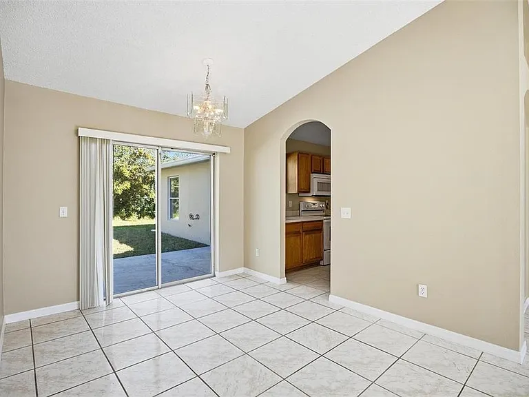 106 La Mancha Dr — Photo 16