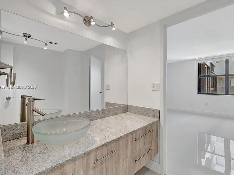 2333 Brickell Ave #305 — Photo 24