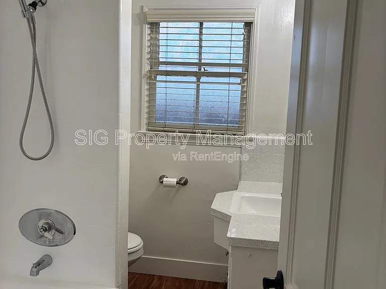5071 Kester Ave #5071 — Photo 17