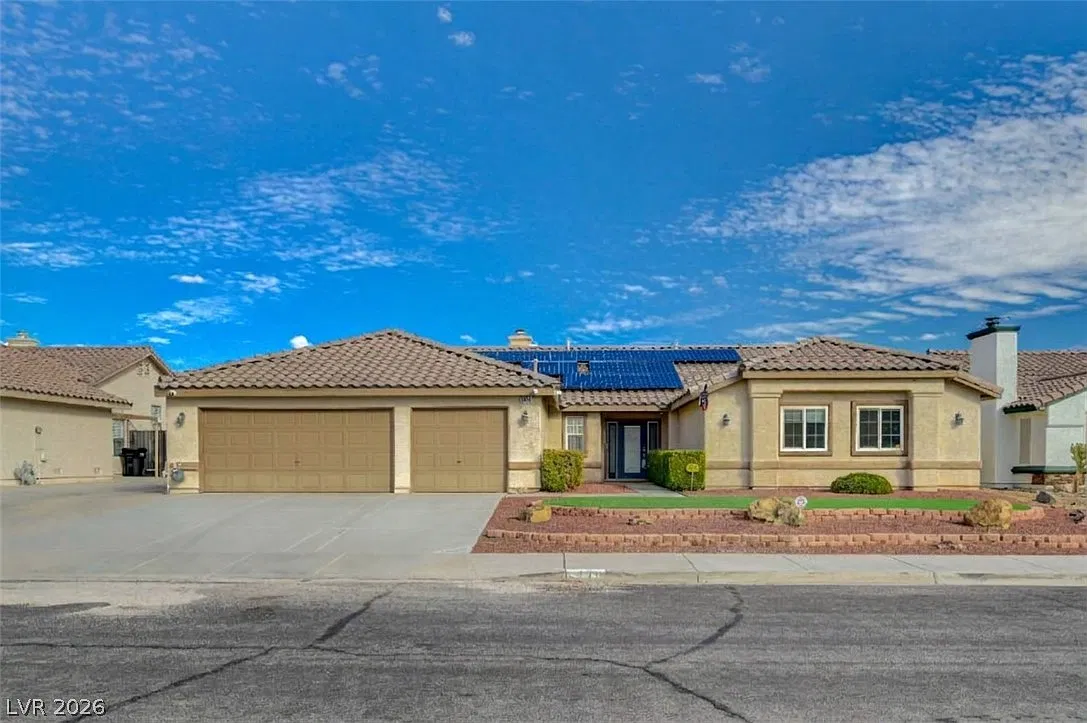 5 bed, 4.0 bath, 2860 sqft, $4,500 — Photo 3