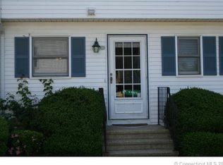 65 Commodore Cmns, Derby, CT 06418