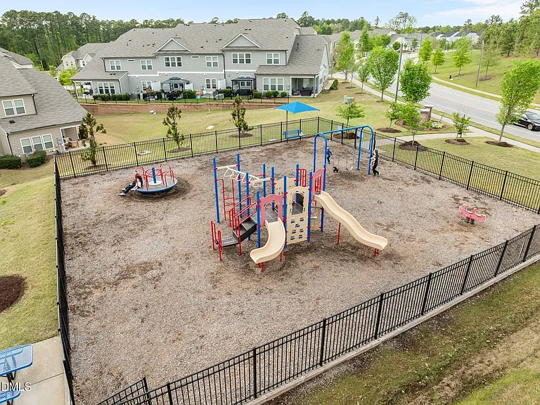 1035 Manorhaven Dr — Photo 34