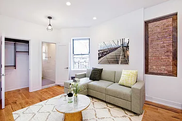 Rented by R New York